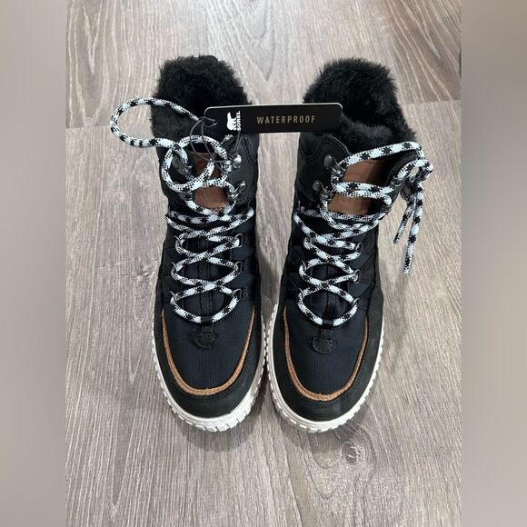 New SOREL Women's Out N About Trek Waterproof Boot Size 7 - Picture 1 of 7